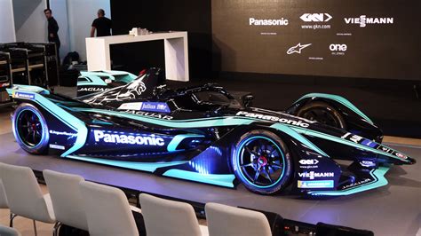 how-long-does-a-formula-e-race-last Formula E racing electric cars