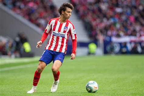 how-long-for-joao-felix-to-adapt-to-new-football-team Joao Felix playing football match
