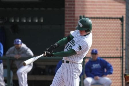 baseball player adjusting to new team