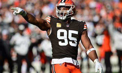 how-long-to-analyze-myles-garrett-football-techniques Myles Garrett football techniques analysis