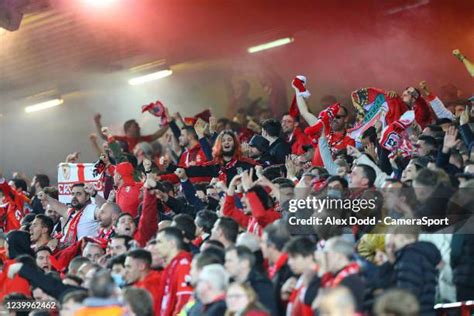 how-long-to-become-a-fan-of-benfica Benfica football fans celebrating