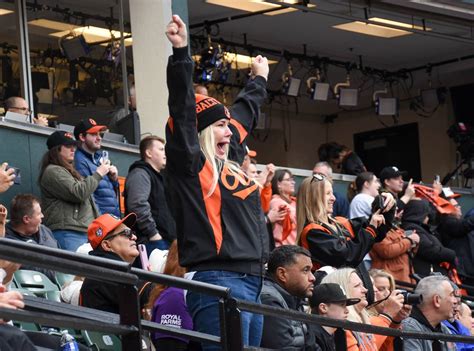how-long-to-become-baltimore-orioles-fan-know-players Baltimore Orioles baseball game fans