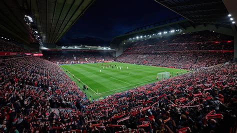 how-long-to-become-dedicated-liverpool-fc-fan Liverpool FC fans at Anfield