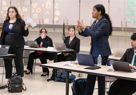 how-long-to-become-good-at-debating-like-ben-shapiro competitive debate tournament