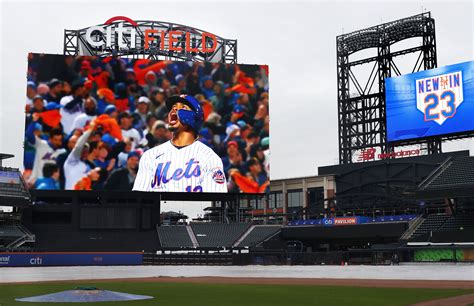 New York Mets baseball game scoreboard