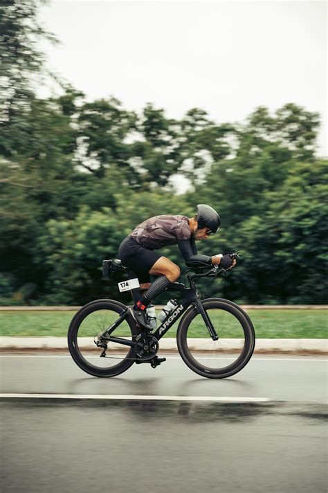 professional cyclist racing