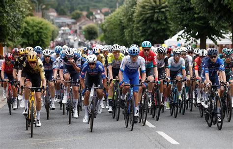 cyclist riding Tour de France route