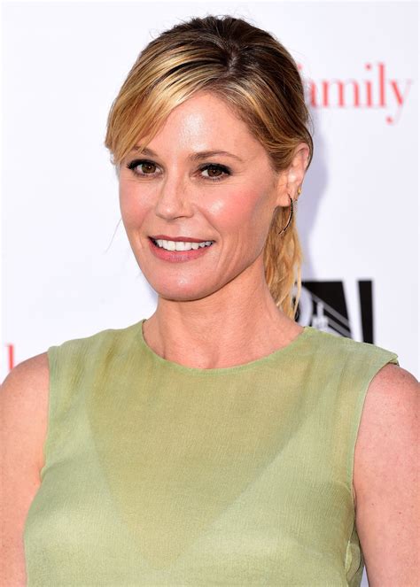 how-long-to-binge-watch-julie-bowen-tv-shows Julie Bowen Modern Family TV show
