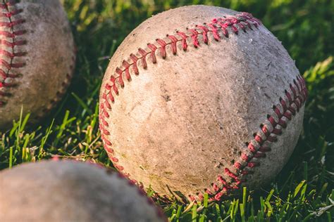 baseball scores on smartphone