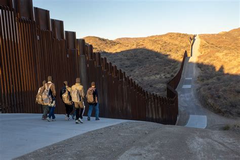 US-Mexico border crossing