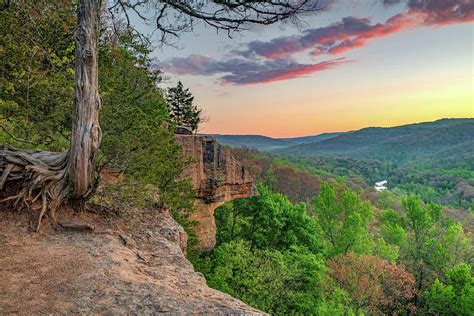 how-long-to-explore-devils-den-state-park Devil's Den State Park hiking trails