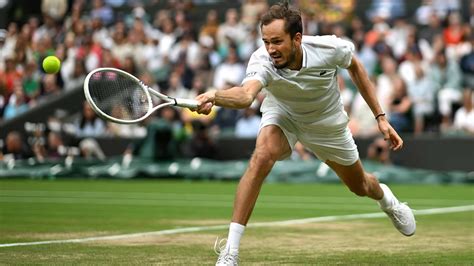 how-long-to-follow-daniil-medvedev-tennis-season Daniil Medvedev playing tennis match