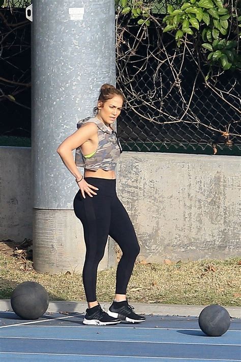 how-long-to-follow-jennifer-lopez-fitness-routine Jennifer Lopez fitness workout