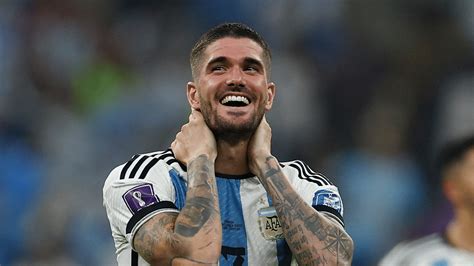 Rodrigo De Paul playing soccer
