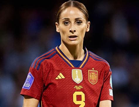how-long-to-learn-about-esther-gonzalez-football-career Esther González football player