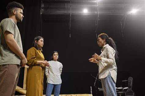 how-long-to-learn-acting-skills-like-richard-gere acting class theater rehearsal
