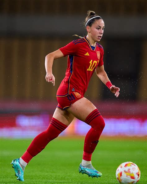 how-long-to-learn-athenea-del-castillo-career-highlights Athenea del Castillo football highlights
