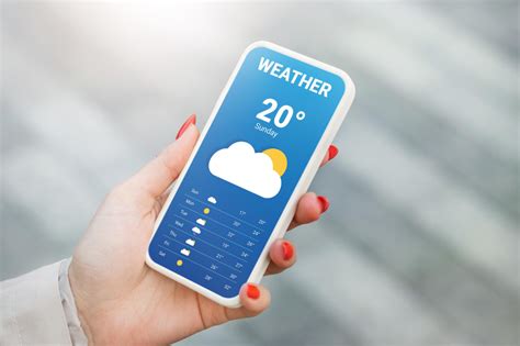 how-long-to-learn-check-nyc-weather-forecasts-accurately checking weather forecast on phone