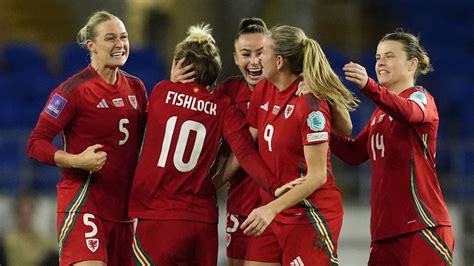 how-long-to-learn-history-womens-euros Women's Euros football history