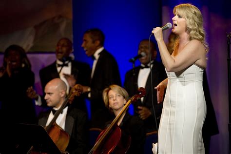 how-long-to-learn-to-sing-like-loretta-lynn country singer performing on stage
