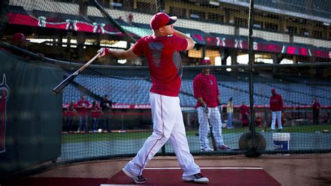baseball player batting practice