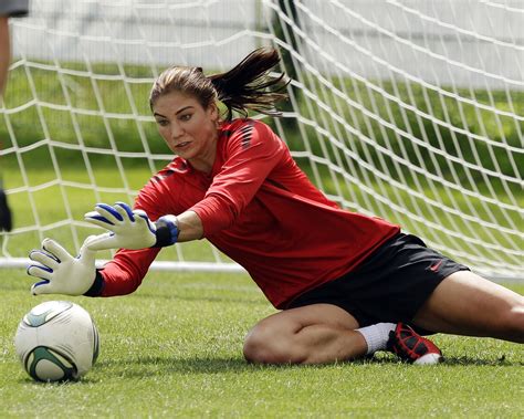 how-long-to-master-hannah-hamptons-goalkeeping-skills professional female goalkeeper training
