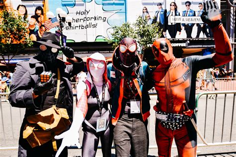 San Diego Comic Con crowd cosplay