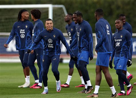 football team training for match