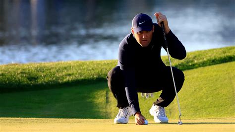 golfer preparing for tournament