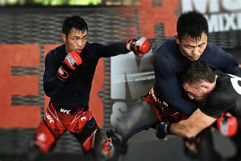 UFC bantamweight fighter training