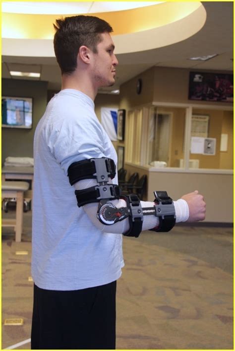 athlete elbow injury recovery