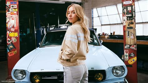 American Eagle Sydney Sweeney collection shopping