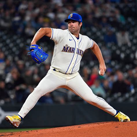 Robbie Ray pitching baseball