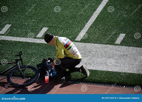 how-long-to-train-for-cycling-competition-daily professional cyclist training for competition