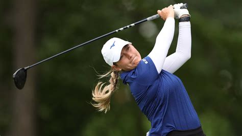 how-long-to-train-for-lpga female golfer training for LPGA