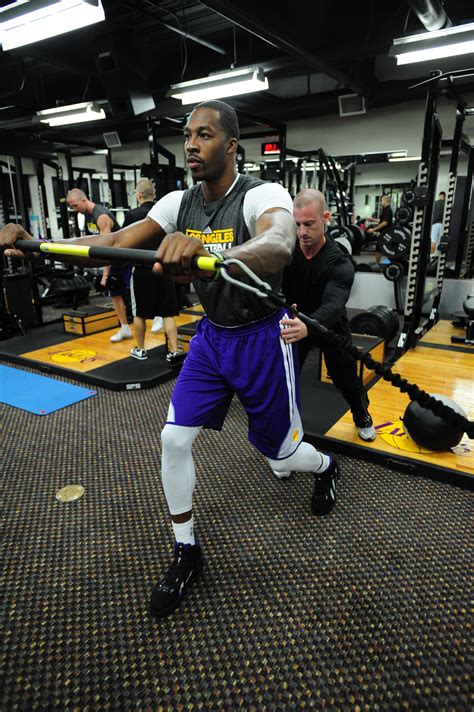 how-long-to-train-like-dwight-howard-for-basketball basketball player training like Dwight Howard