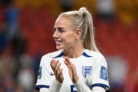 Alex Greenwood football defensive play