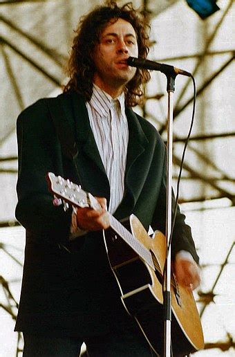 how-long-to-understand-bob-geldof-music-career Bob Geldof performing music