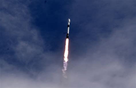 how-long-to-watch-spacex-rocket-launch SpaceX rocket launch liftoff